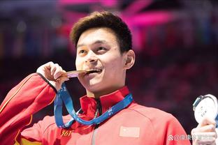 卫冕失败❌40岁中国拳手张志磊不敌帕克，打满12回合点数落败